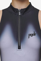 Pegador Ashira Sprayed Zip Bodysuit Black White Detailshot aus der Most Alive Kollektion für DaHerren