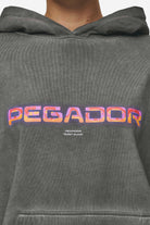 Pegador Lui Sprayed Oversized Hoodie Oil Dyed Deep Grey Detailshot aus der Most Alive Kollektion für DaHerren